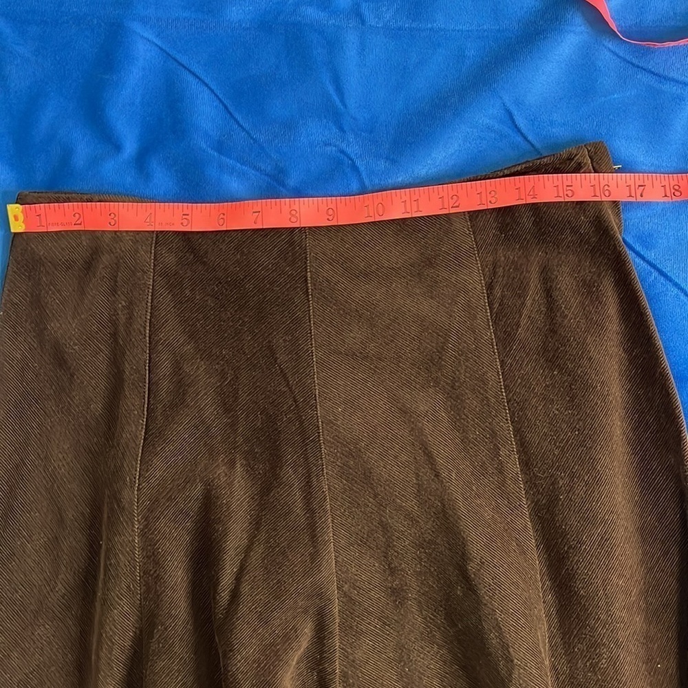 ⭐️ Jones New York Brown ribbed skirt- size 8 - Picture 2 of 5